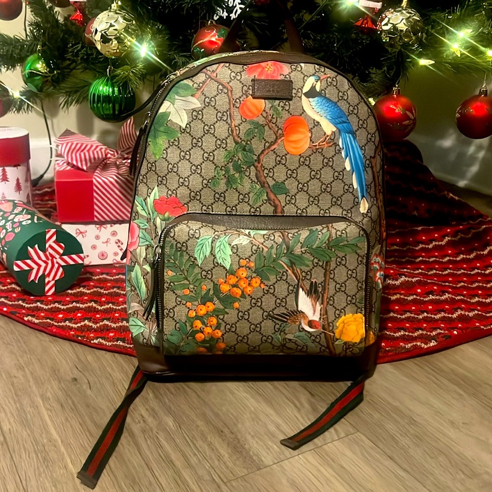 🎈🎈🎈GG Supreme Canvas. Multiple Colors 100% Authentic Gucci - Picture 6 of 6